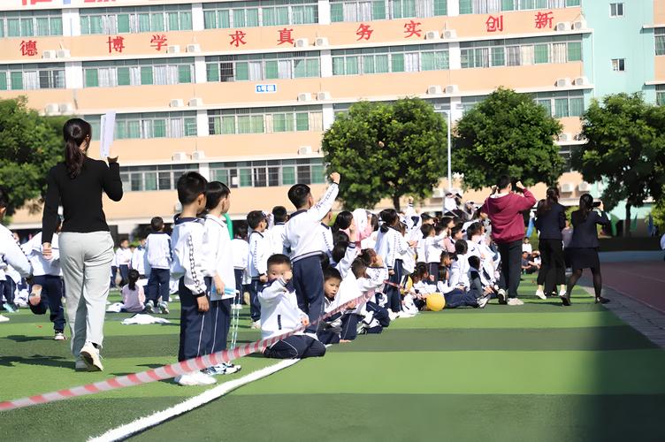 惠州市博羅縣城大橋路北,是國際合作綜合英語實驗基地,全國教育科學